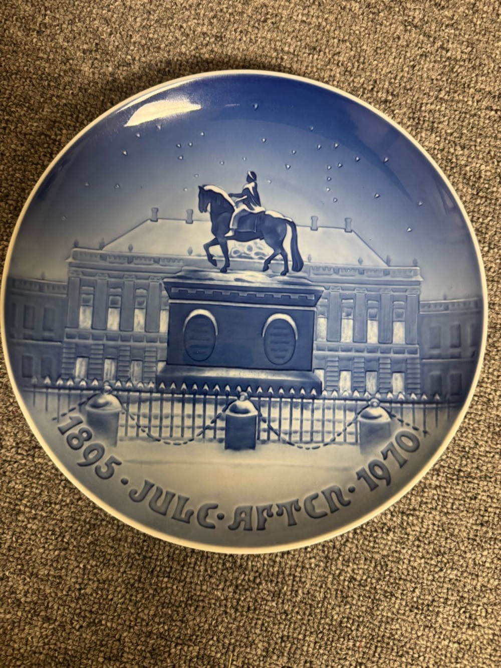 Bing & Grondahl Blue Commemorative Decorative Plate - Horse & Monument Scene